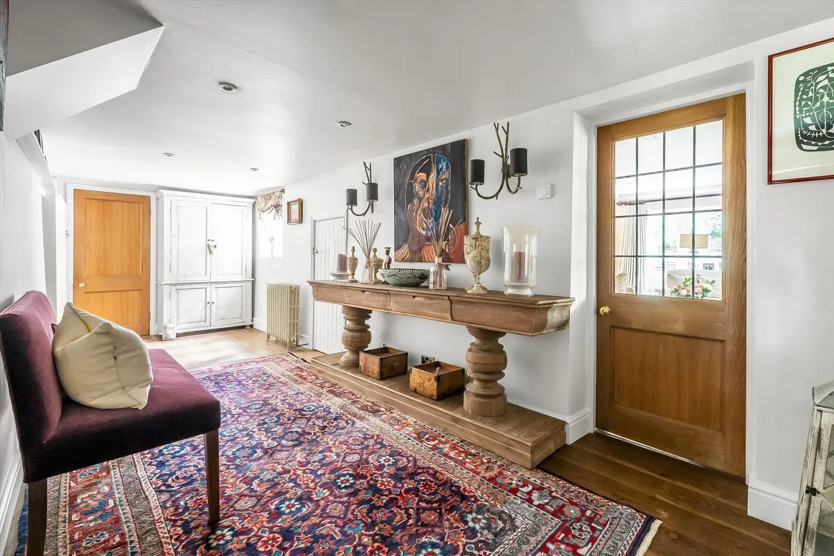 Bagshot Road, West End, GU24, photo 6
