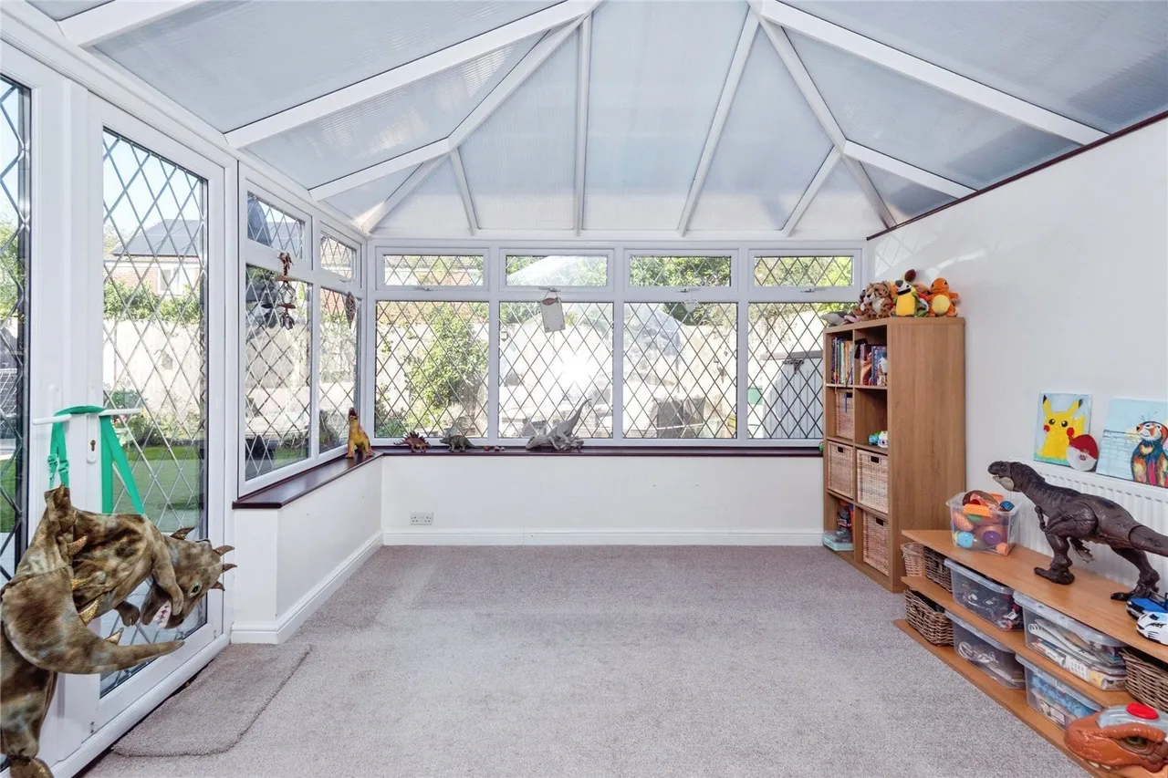 Thompson Drive, Caversfield, Bicester, Oxfordshire, OX27, photo 11