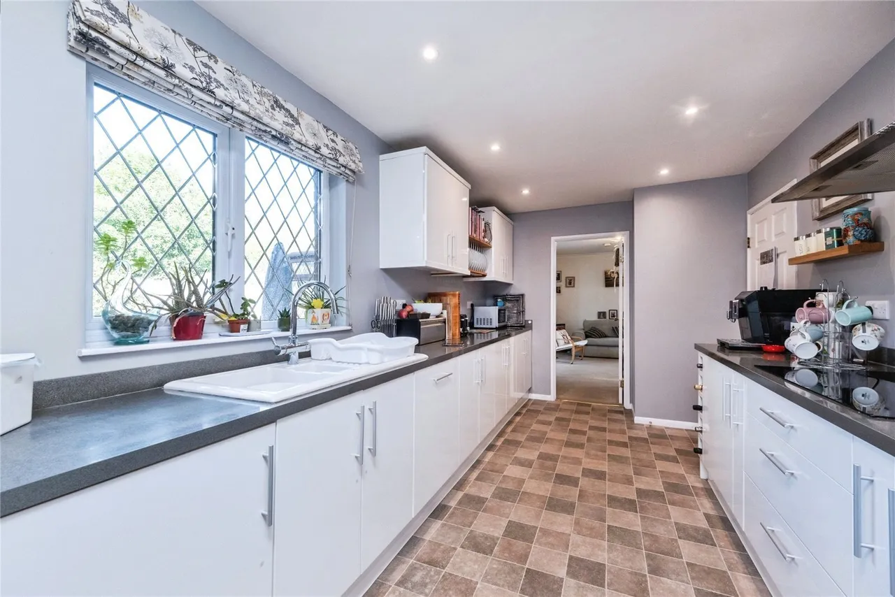 Thompson Drive, Caversfield, Bicester, Oxfordshire, OX27, photo 10