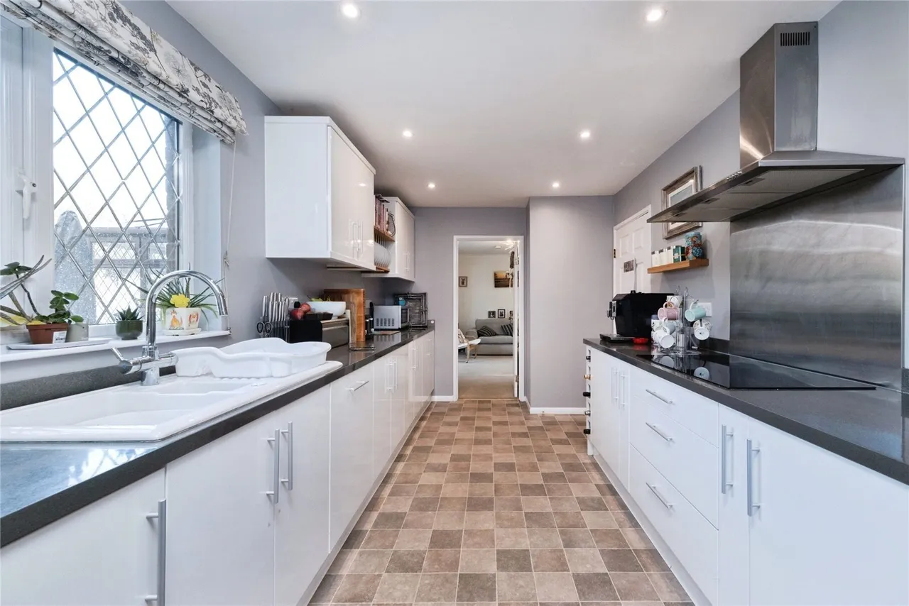 Thompson Drive, Caversfield, Bicester, Oxfordshire, OX27, photo 5