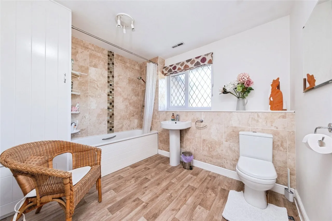 Thompson Drive, Caversfield, Bicester, Oxfordshire, OX27, photo 23