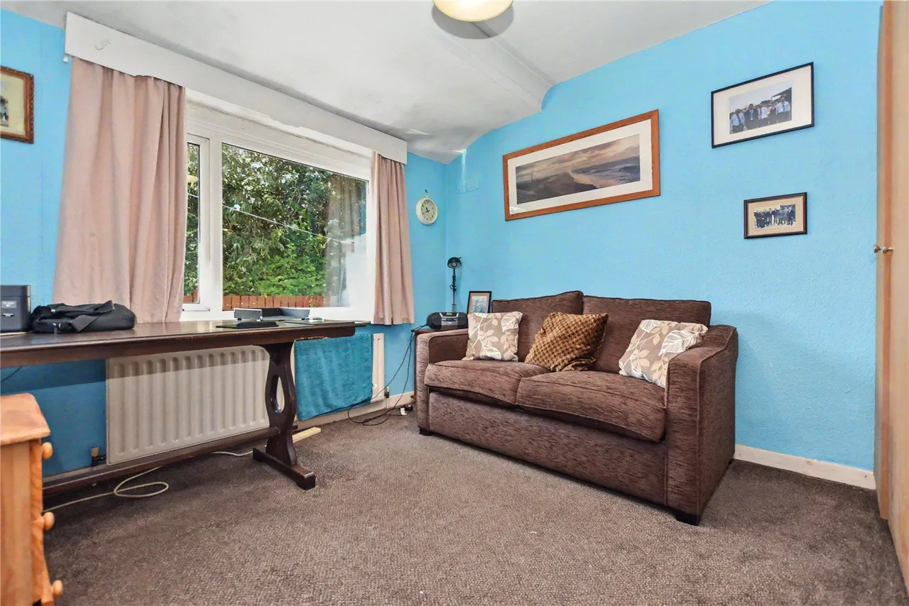 Crawshaw Rise, Pudsey, LS28, photo 7