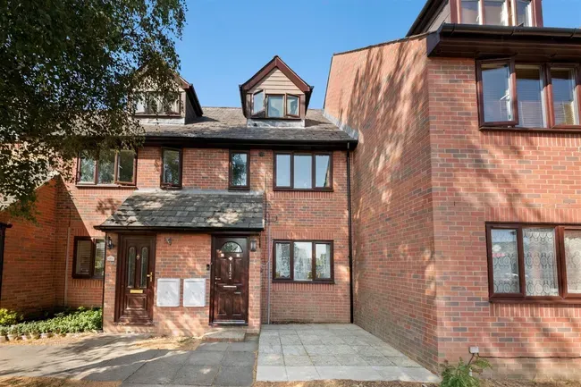 1 bed flat for sale — Uxbridge Road, Hayes