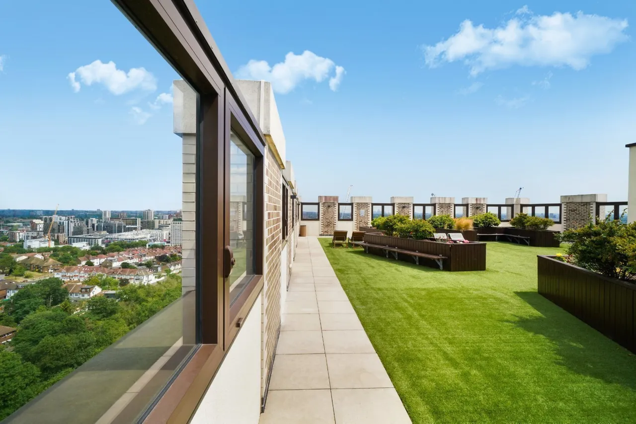 Park Lane, Wembley, HA9, photo 6