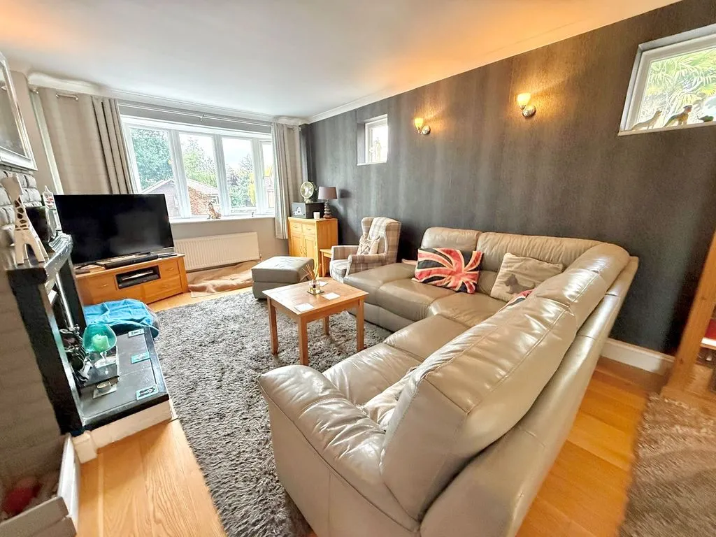 Mancroft Road, Caddington, LU1, photo 2