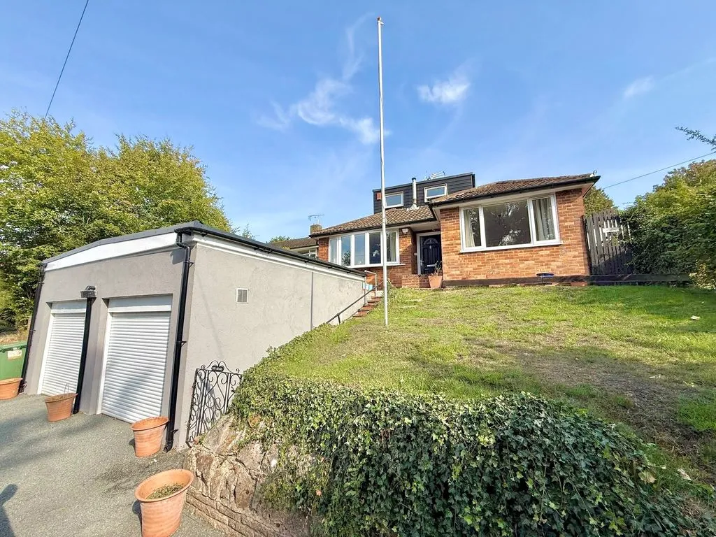 4 bed house for sale, Mancroft Road, Caddington, LU1