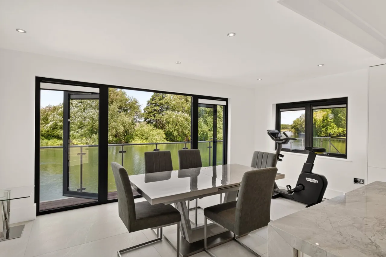 Henley Road, Wargrave, Berkshire, RG10 8HZ, photo 12