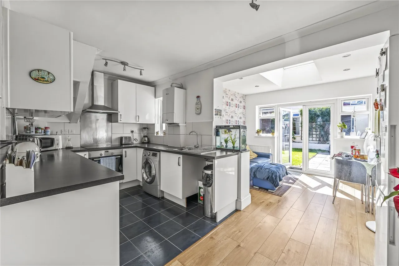 Fulwell Park Avenue, Twickenham, TW2 5HB, photo 3