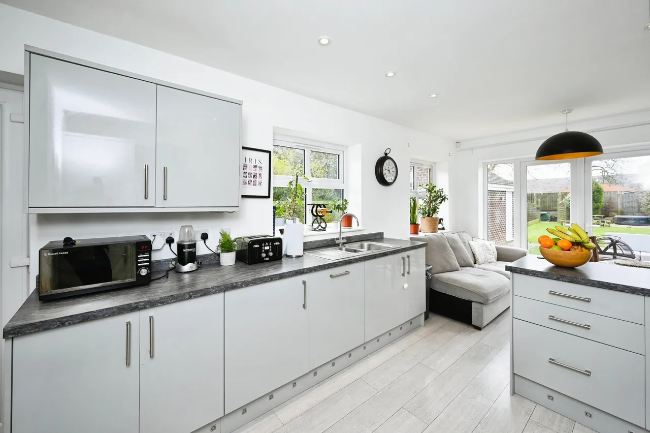 Thoresby Avenue, Kirkby In Ashfield, NG17, photo 6