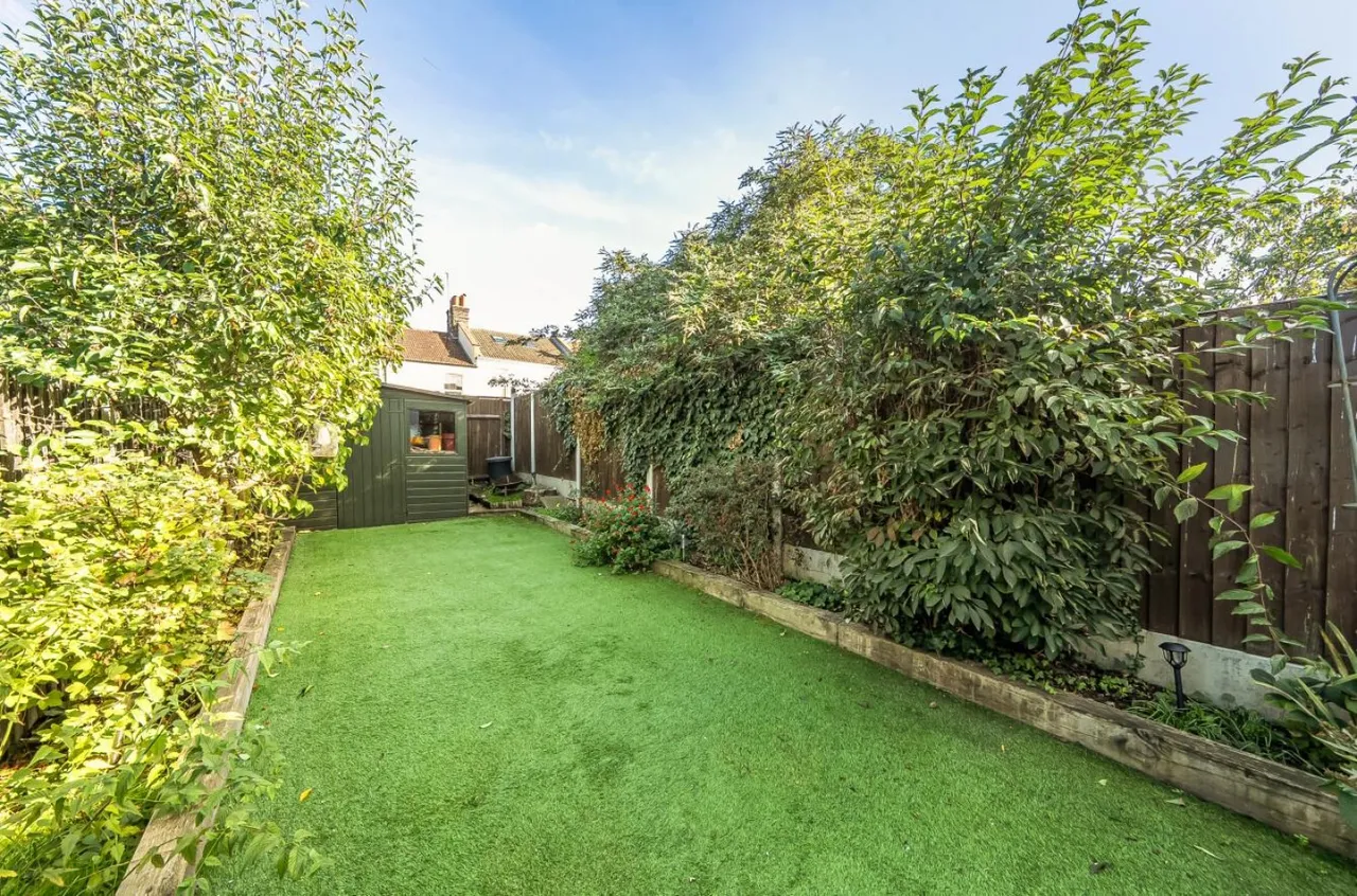 Shieldhall Street, Co-Op Estate, SE2, photo 22