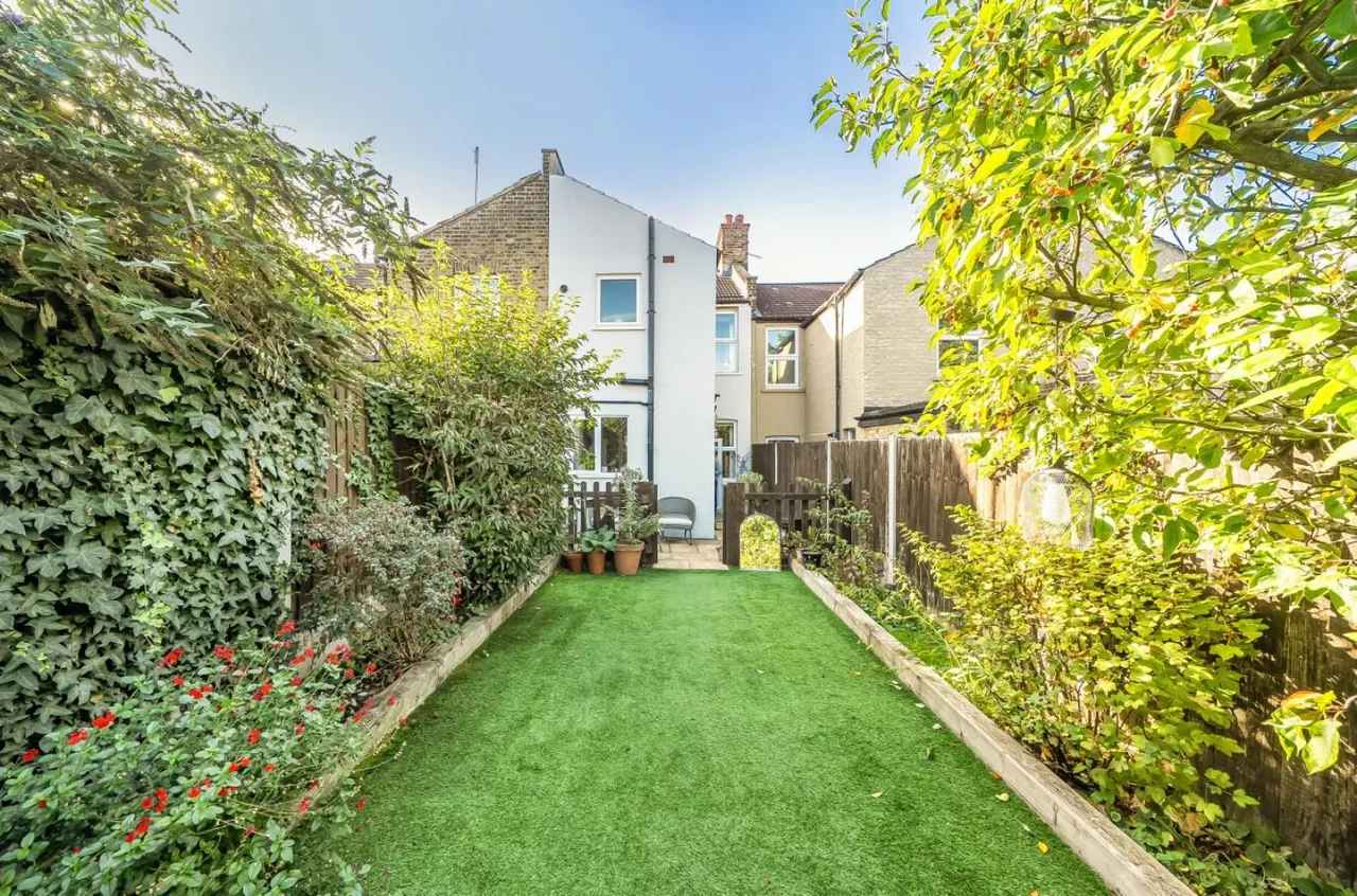 Shieldhall Street, Co-Op Estate, SE2, photo 21