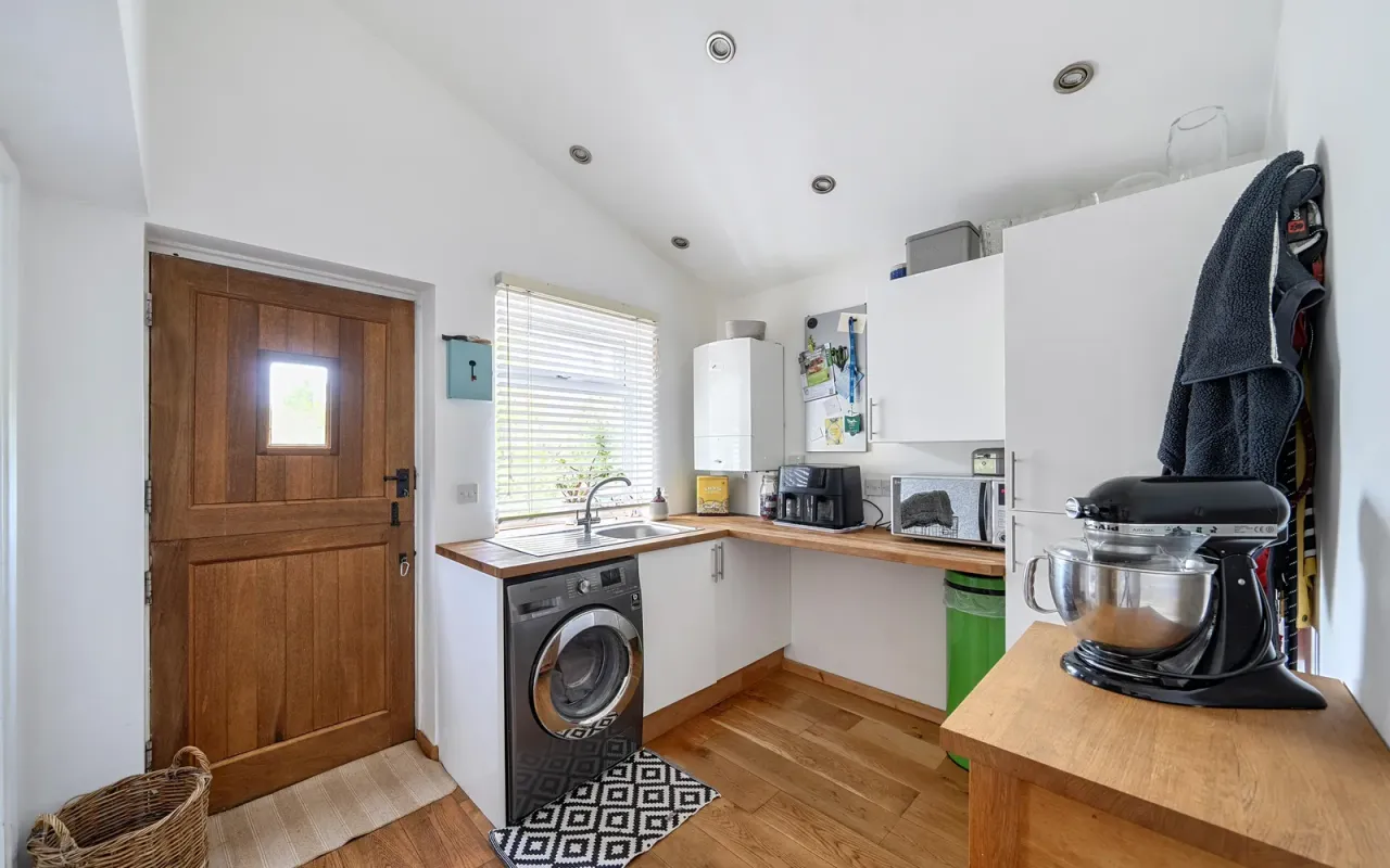 Colworth Road, Sharnbrook, Bedford, photo 11