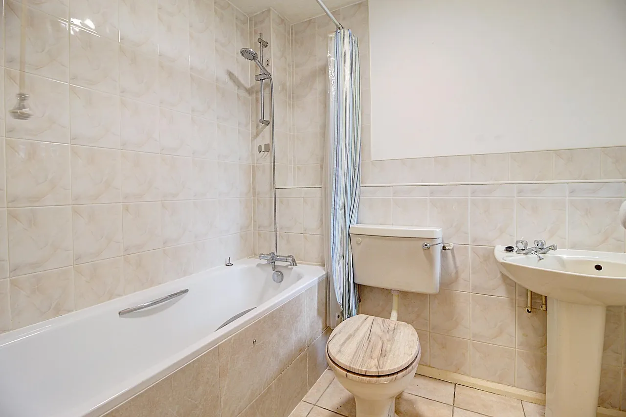 Mimosa Close, Bordon, GU35, photo 9
