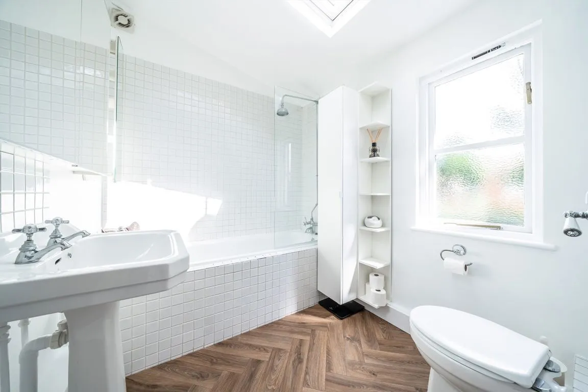 Hamilton Road, TW2, photo 8