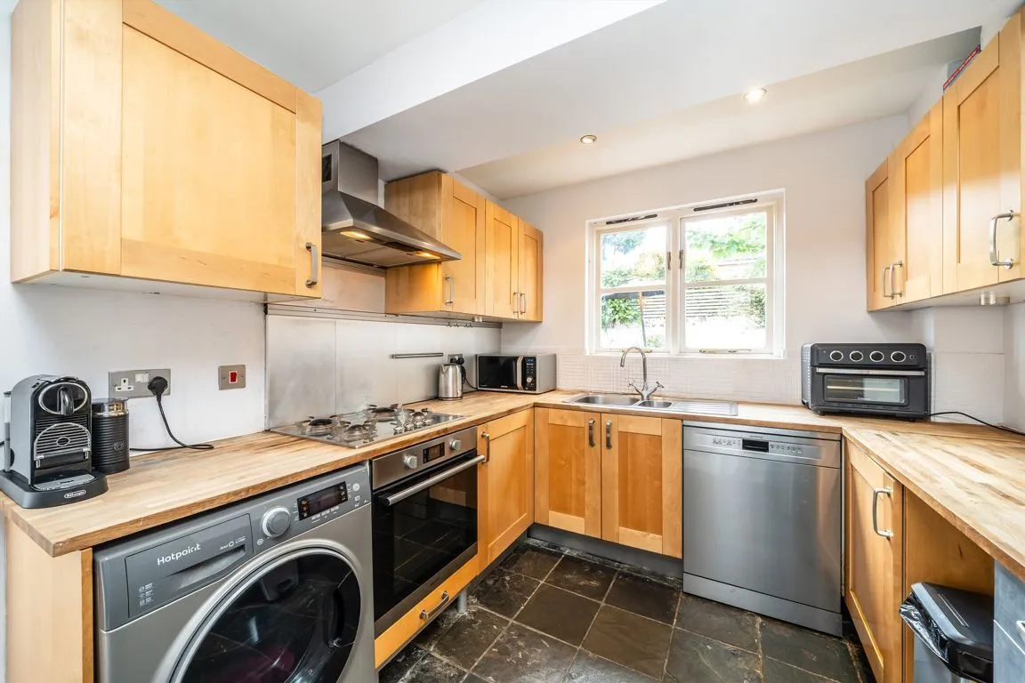 Hamilton Road, TW2, photo 5