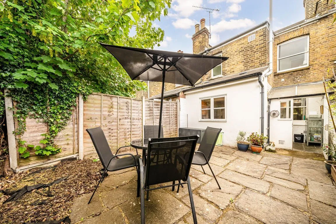Hamilton Road, TW2, photo 3