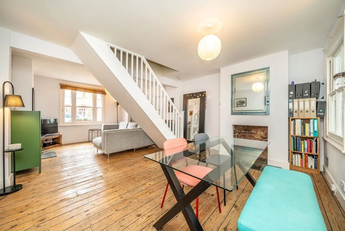 Hamilton Road, TW2, photo 2