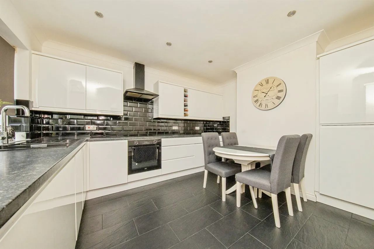 St. Johns Road, Clacton-On-Sea, CO16, photo 7
