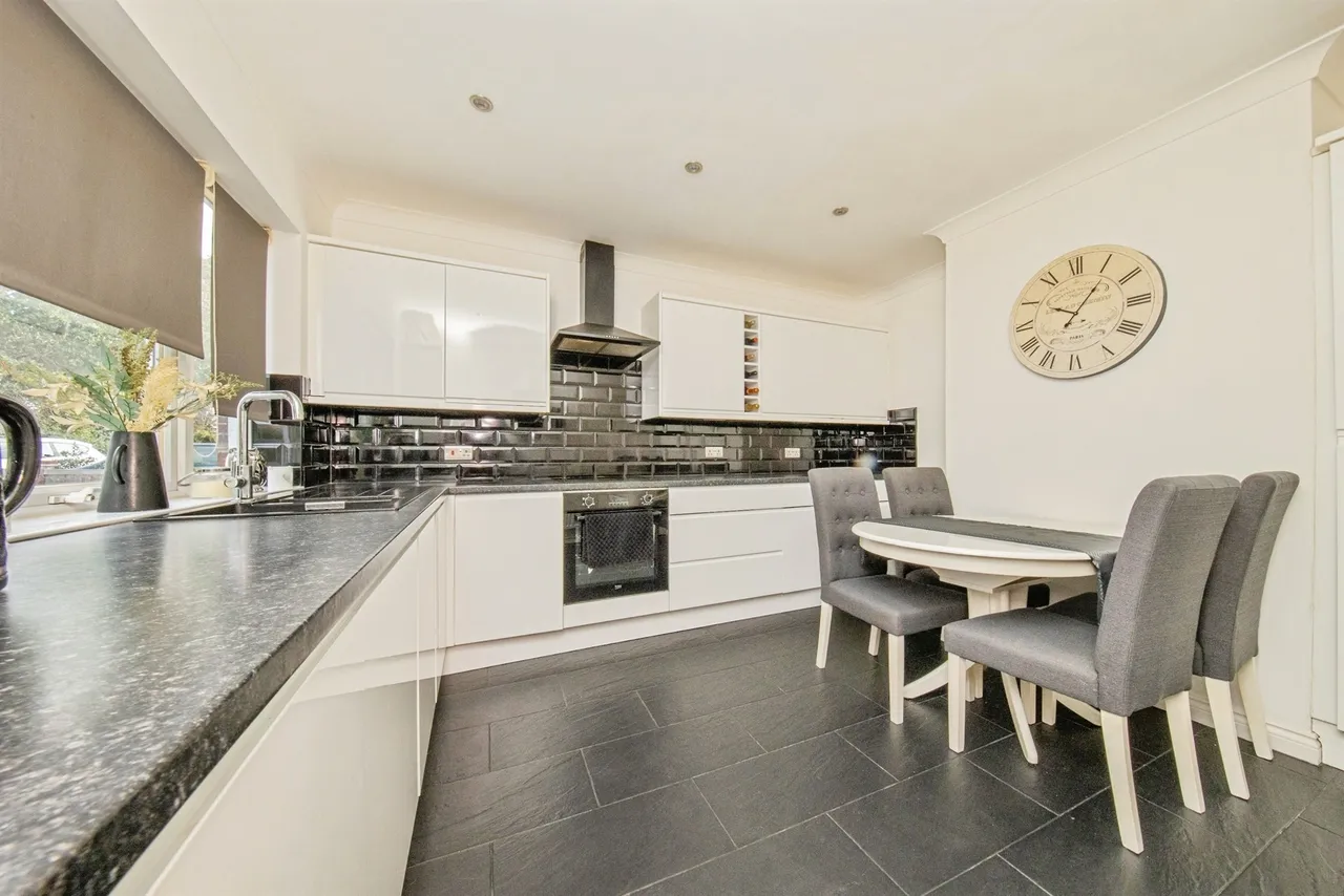 St. Johns Road, Clacton-On-Sea, CO16, photo 5