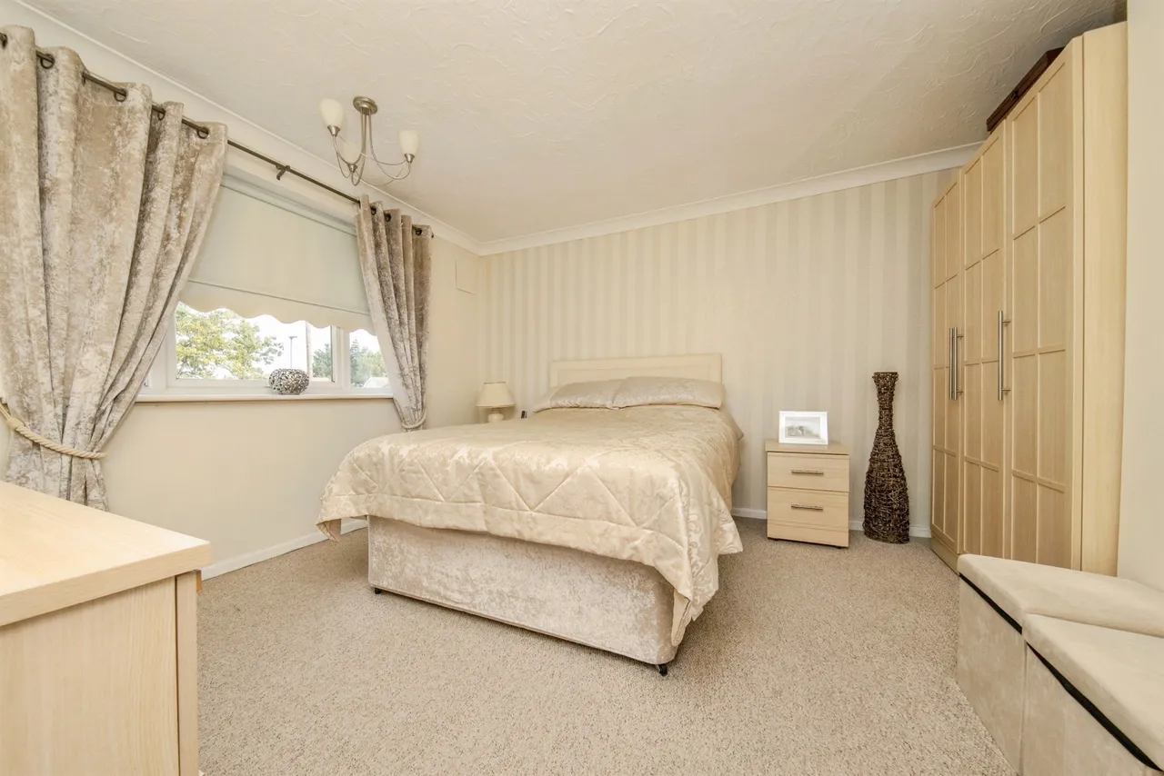 St. Johns Road, Clacton-On-Sea, CO16, photo 8