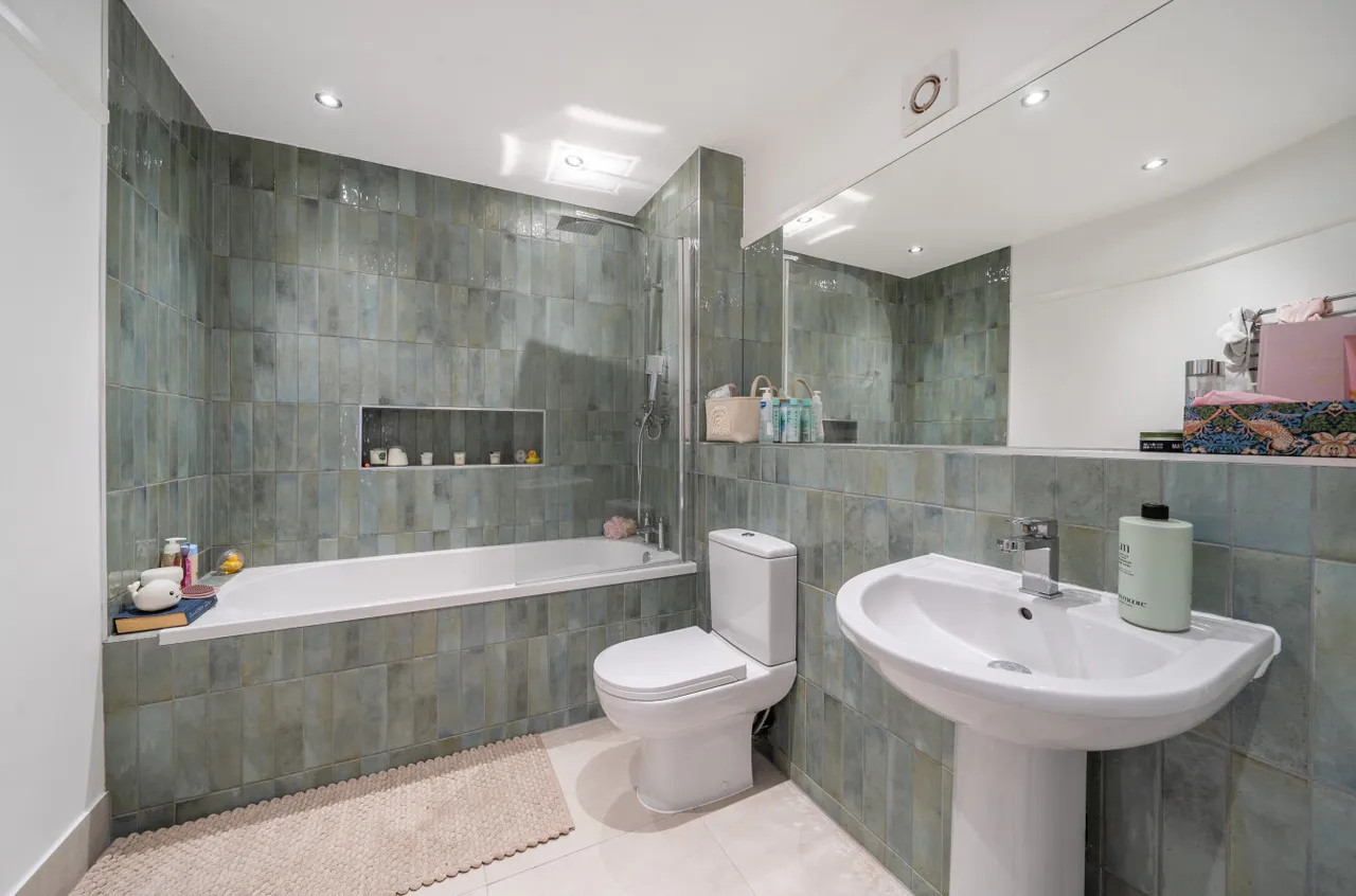 Farnborough Road, Farnham, Surrey, GU9 9AQ, photo 6