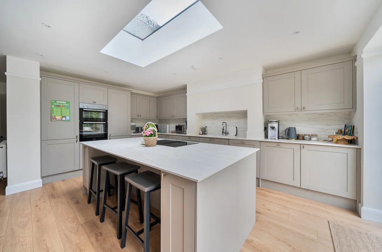 Farnborough Road, Farnham, Surrey, GU9 9AQ, photo 3