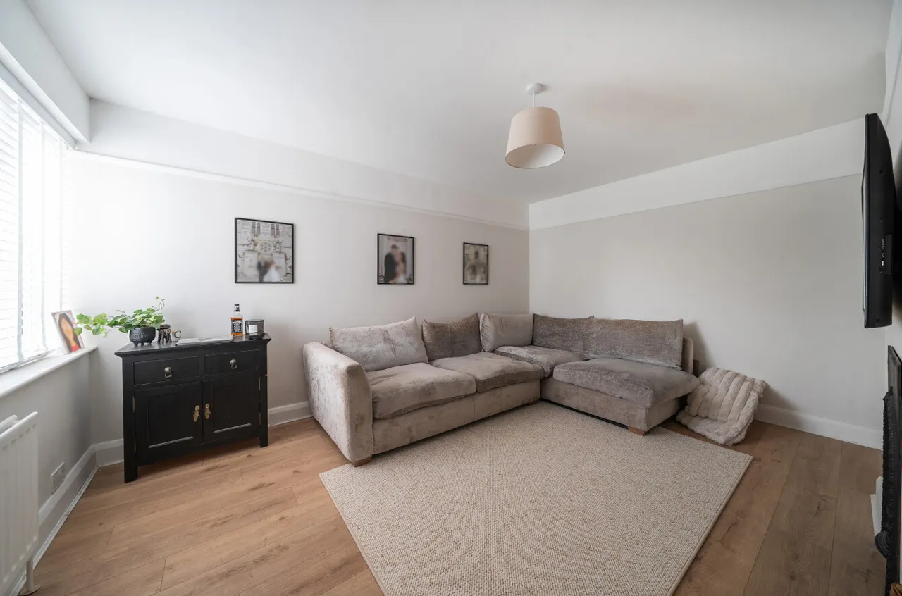 Farnborough Road, Farnham, Surrey, GU9 9AQ, photo 4