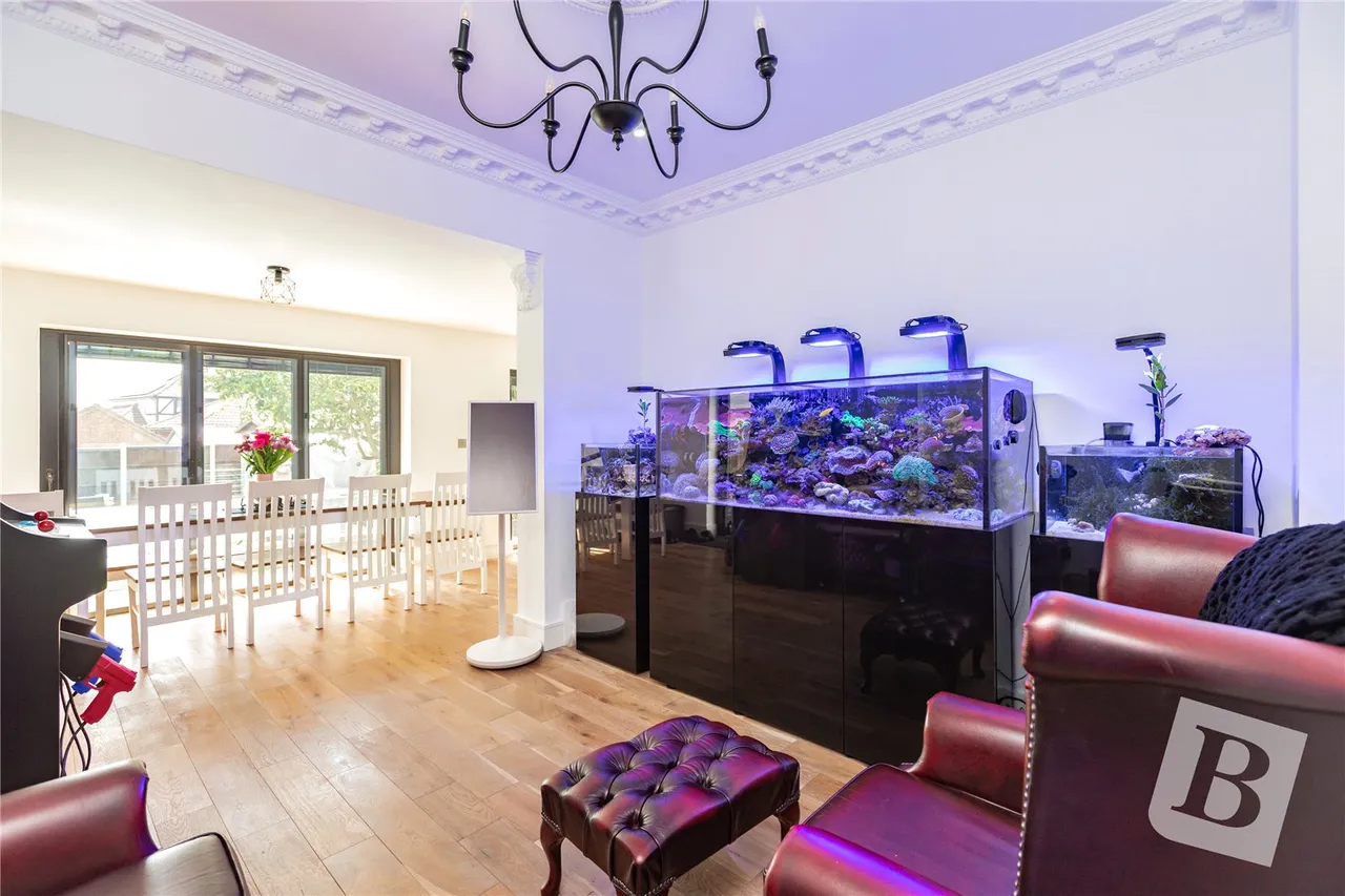 Lower Bedfords Road, Romford, RM1, photo 8