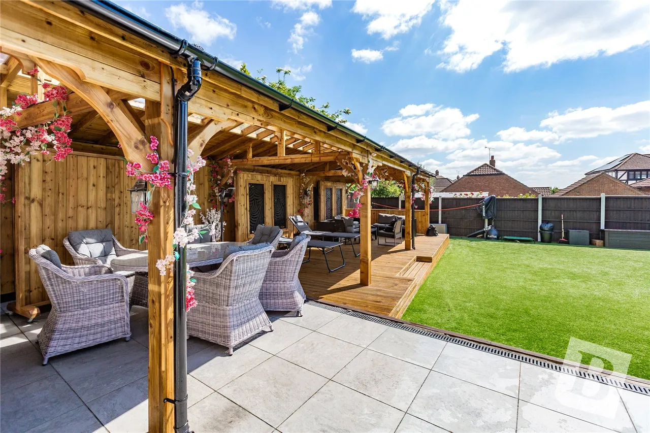 Lower Bedfords Road, Romford, RM1, photo 17