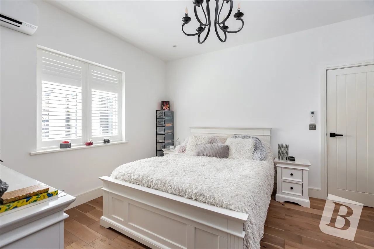 Lower Bedfords Road, Romford, RM1, photo 9