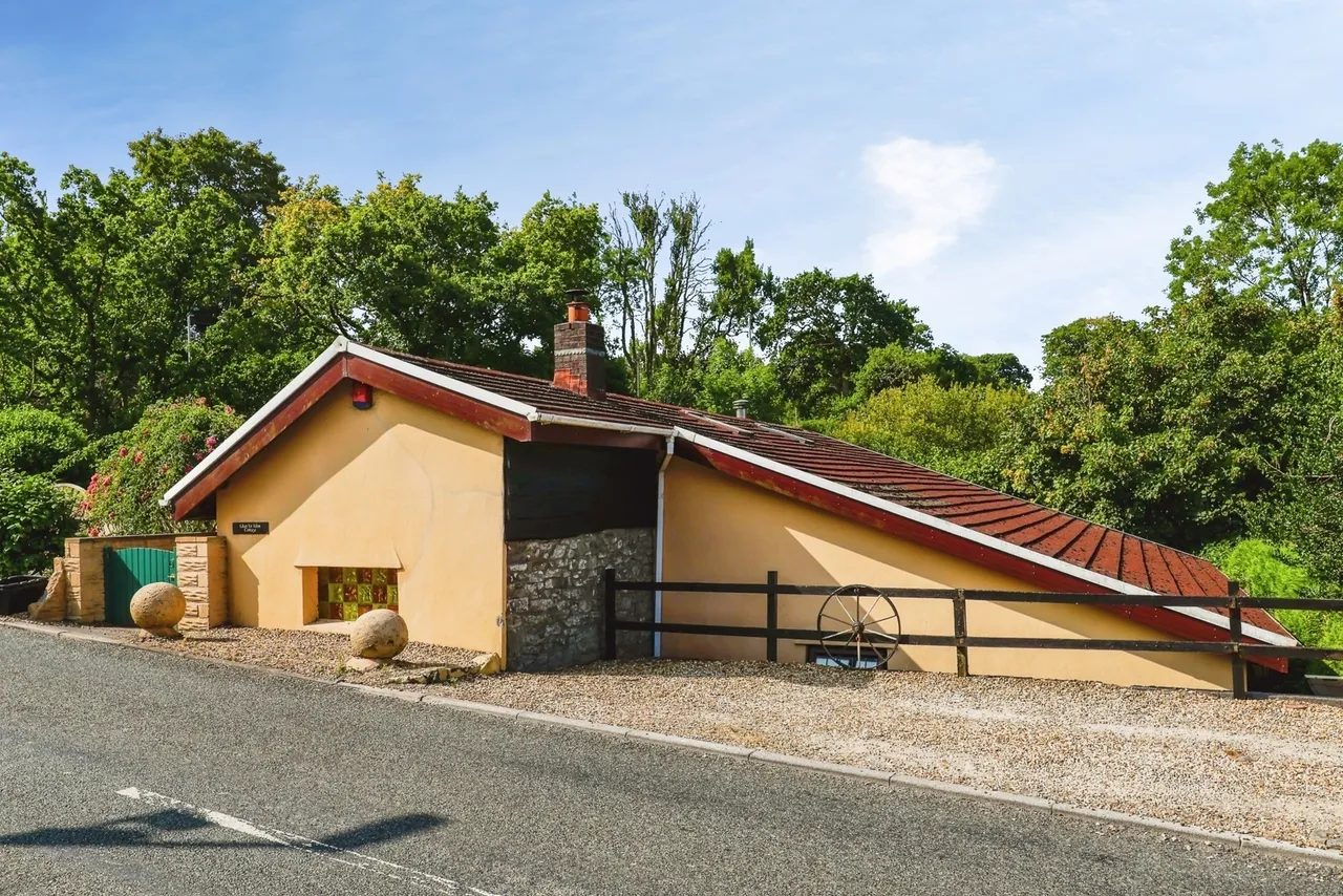 Bolahaul Road, Cwmffrwd, SA31, photo 27
