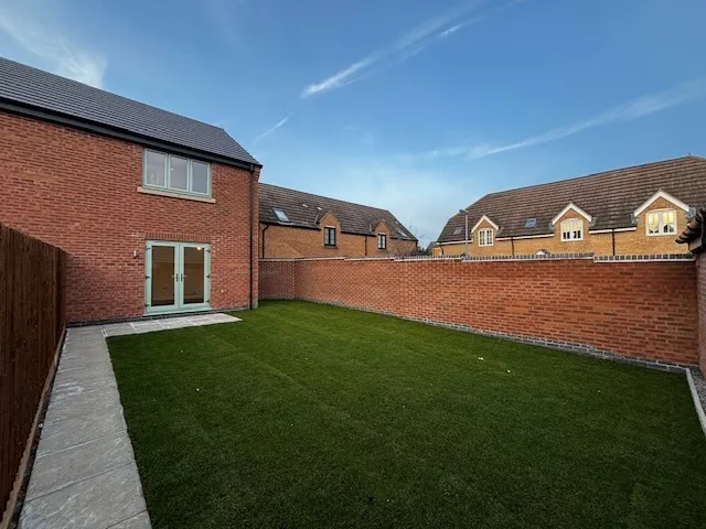 Canons Close, NN17, photo 2