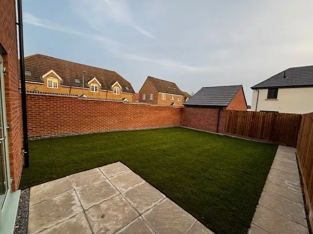 Canons Close, NN17, photo 3