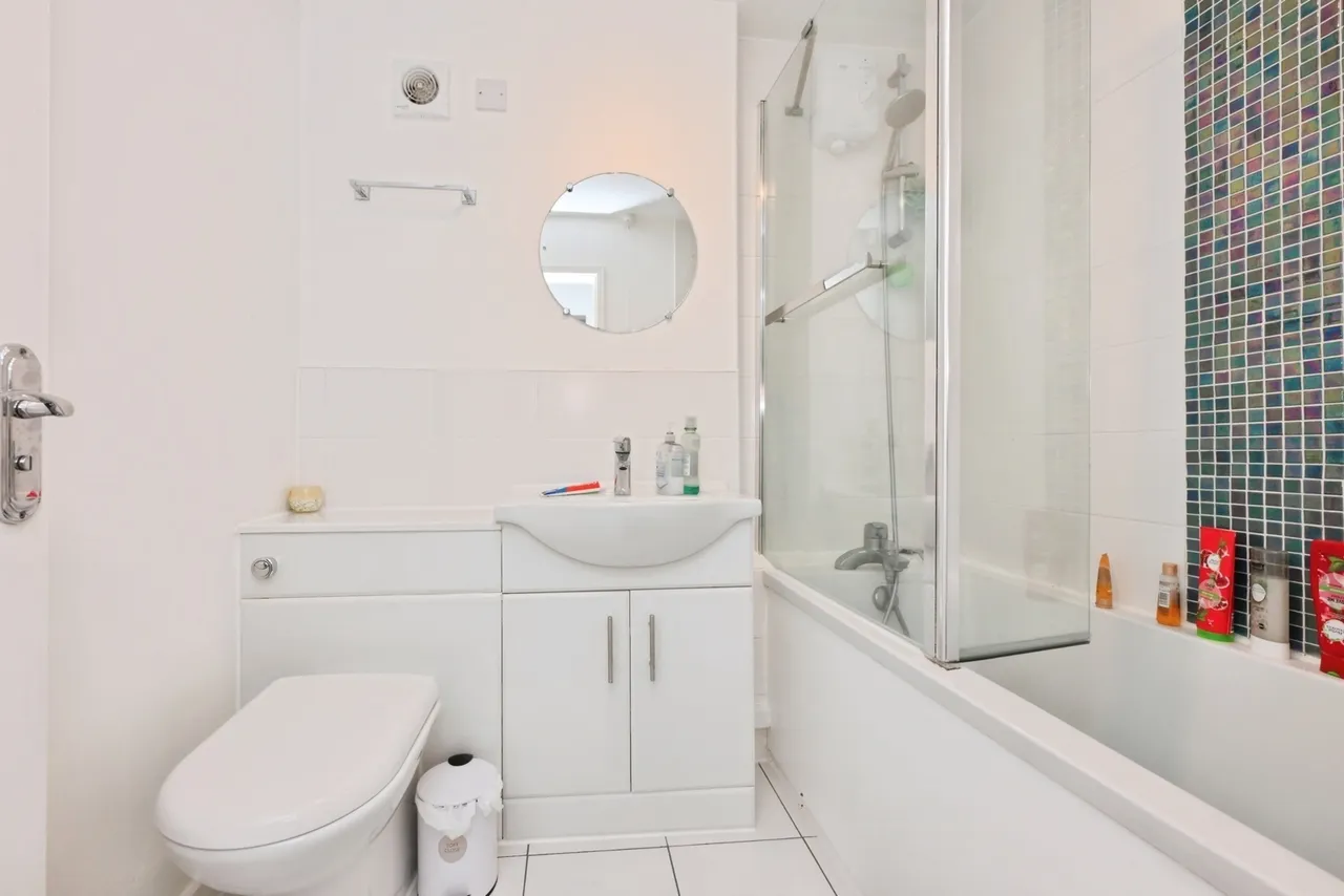 Rush Green Road, ROMFORD, Essex, RM7, photo 3