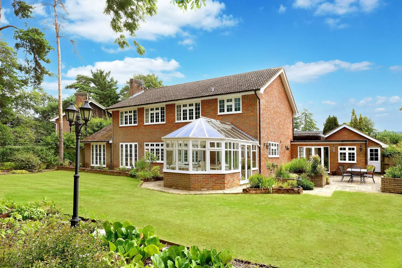Manor Close, Penn, HP10, photo 2
