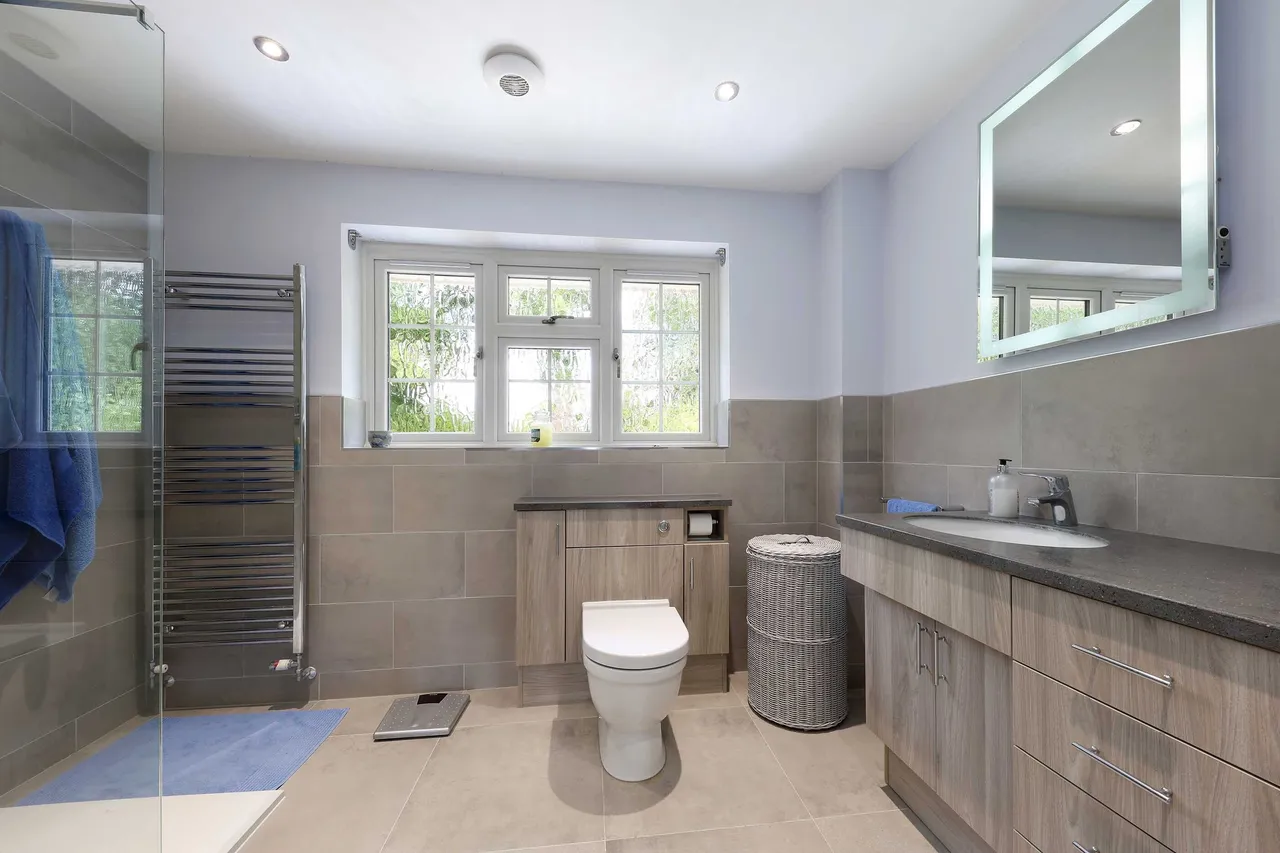 Manor Close, Penn, HP10, photo 12