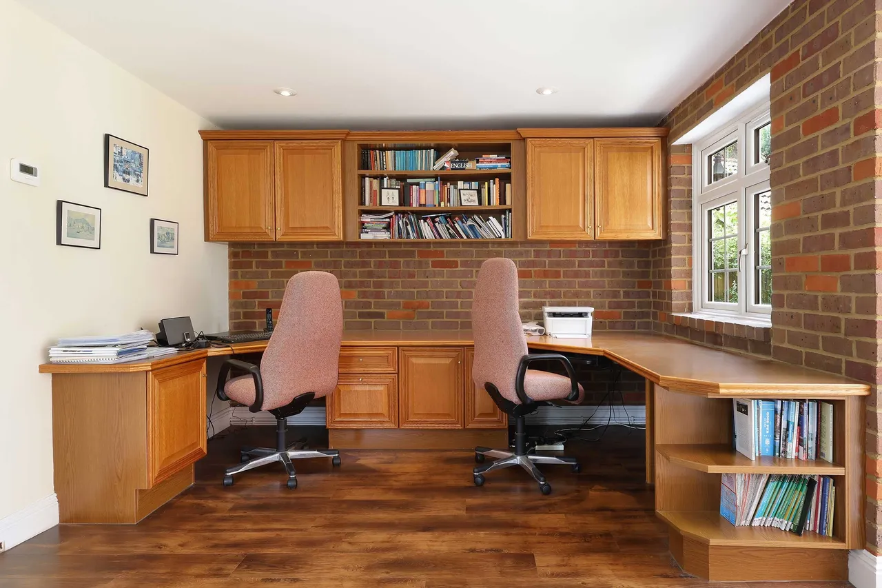 Manor Close, Penn, HP10, photo 10