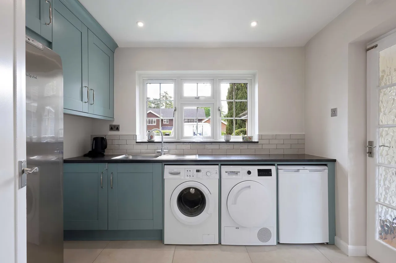 Manor Close, Penn, HP10, photo 6