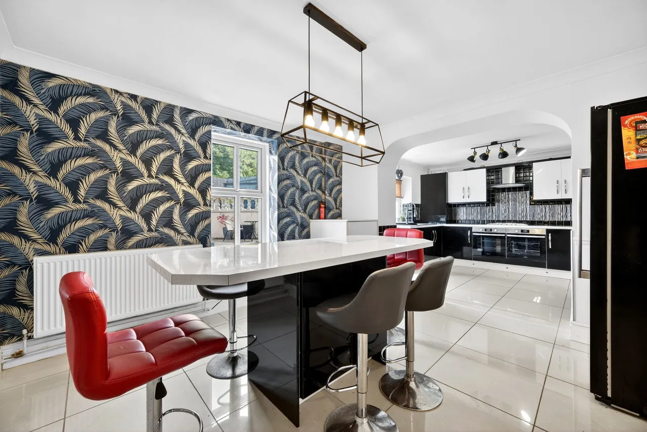 Peniel Green Road, Swansea, SA7, photo 13