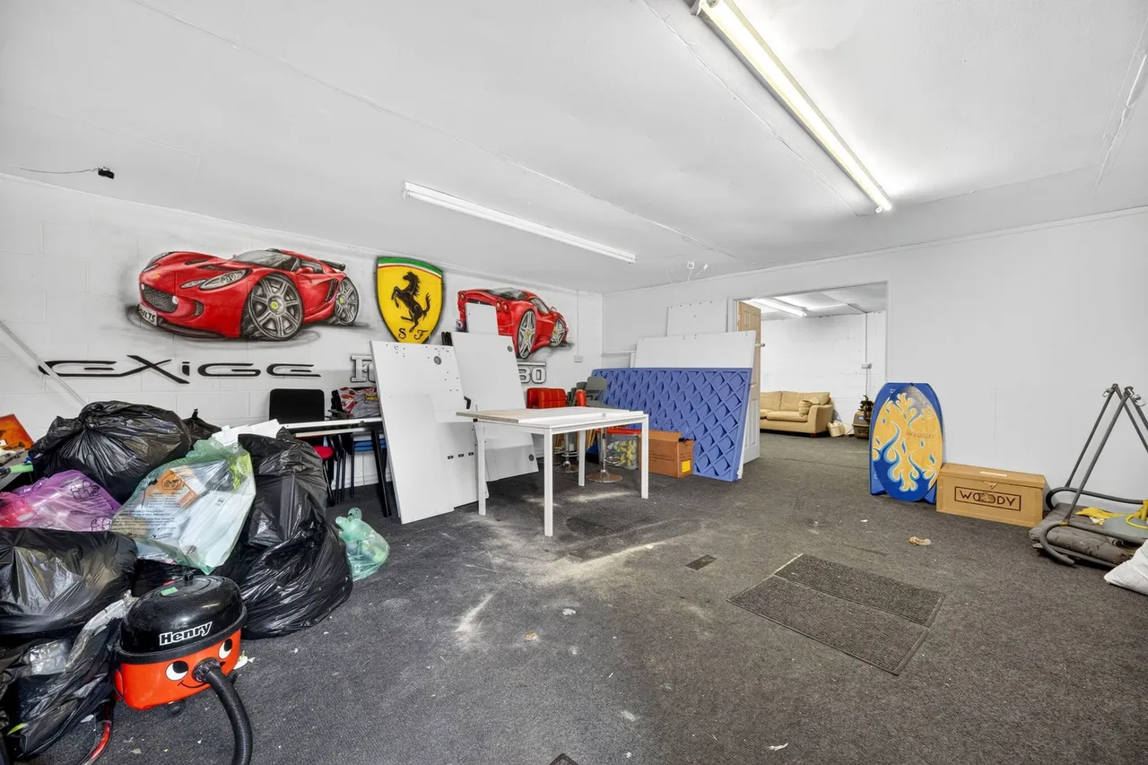 Peniel Green Road, Swansea, SA7, photo 40