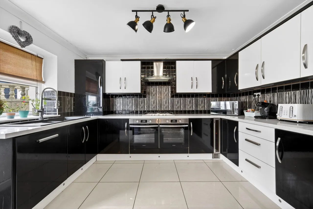 Peniel Green Road, Swansea, SA7, photo 8