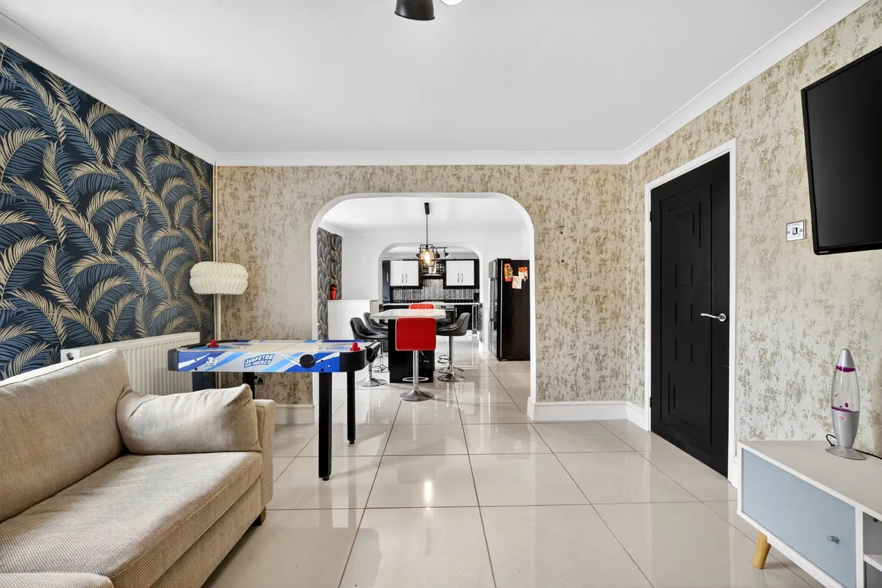 Peniel Green Road, Swansea, SA7, photo 14