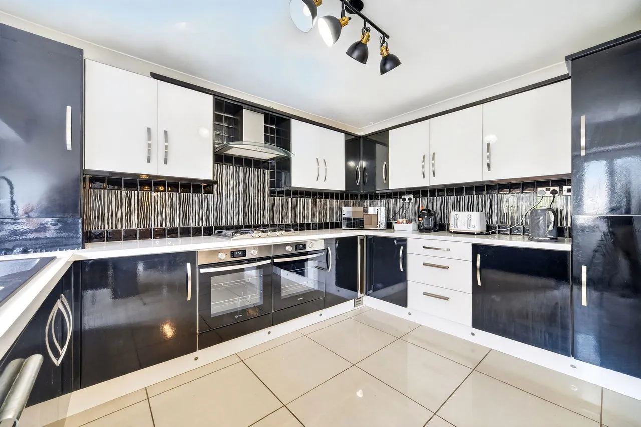 Peniel Green Road, Swansea, SA7, photo 10