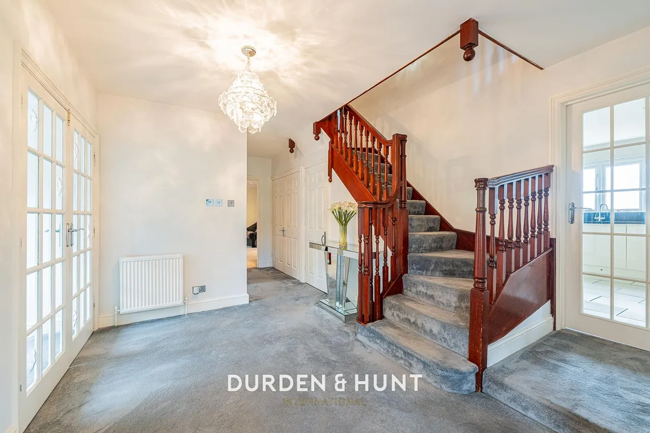 Manor Road, Lambourne End, RM4, photo 19