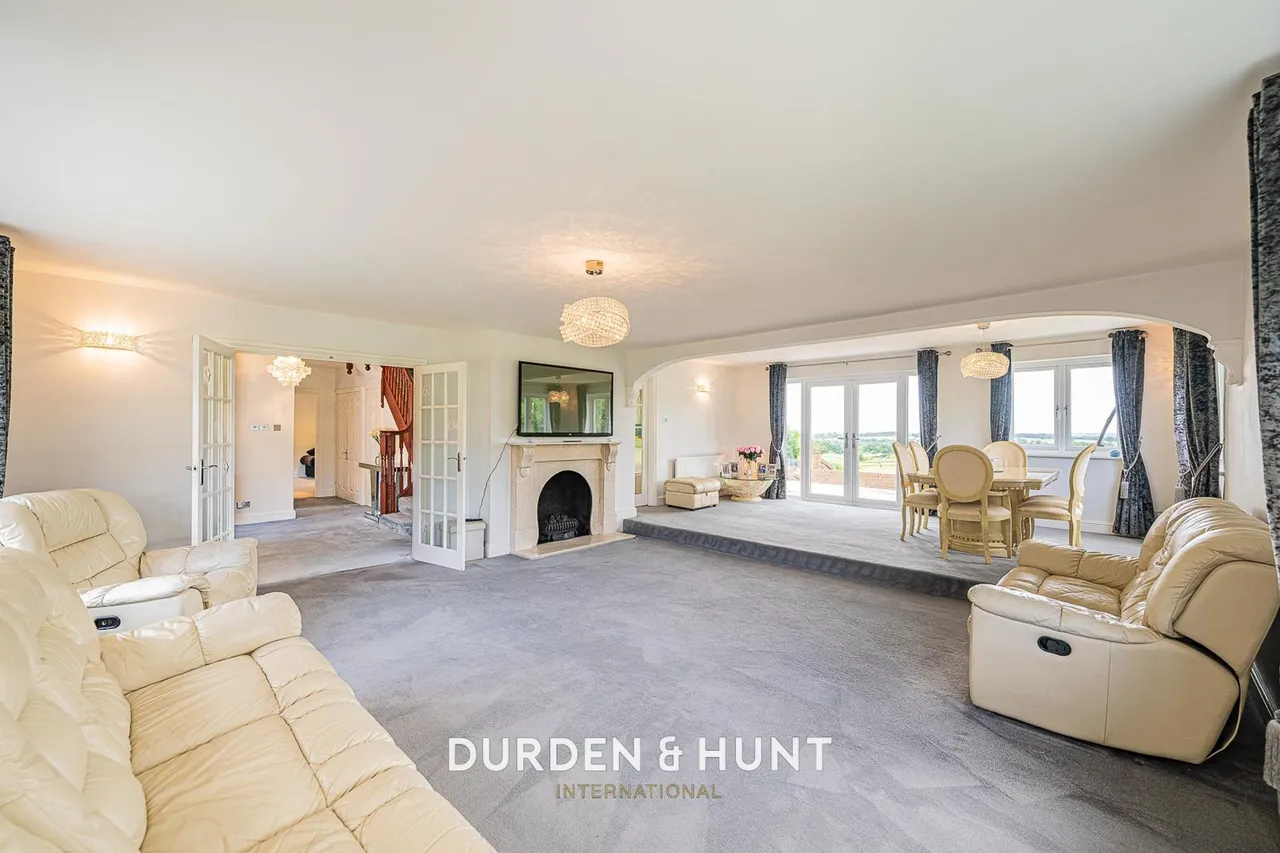 Manor Road, Lambourne End, RM4, photo 9