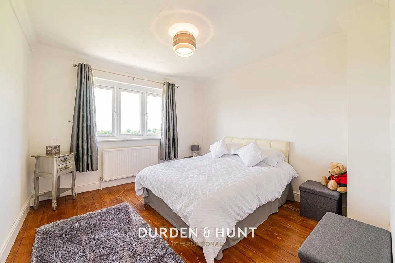 Manor Road, Lambourne End, RM4, photo 30