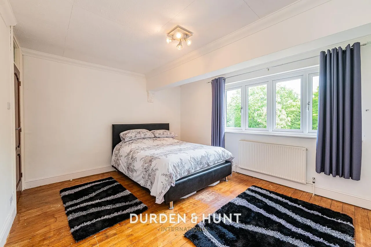 Manor Road, Lambourne End, RM4, photo 29
