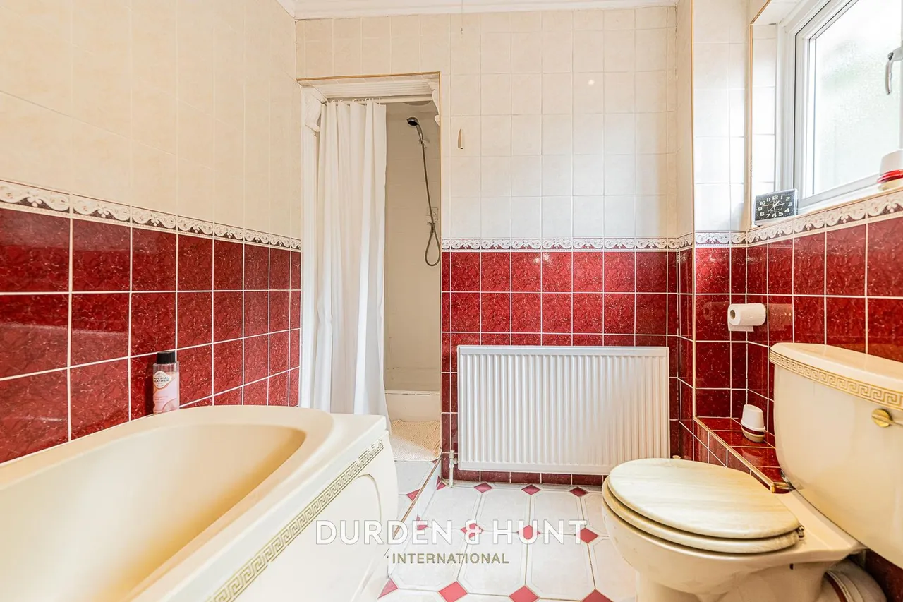 Manor Road, Lambourne End, RM4, photo 24