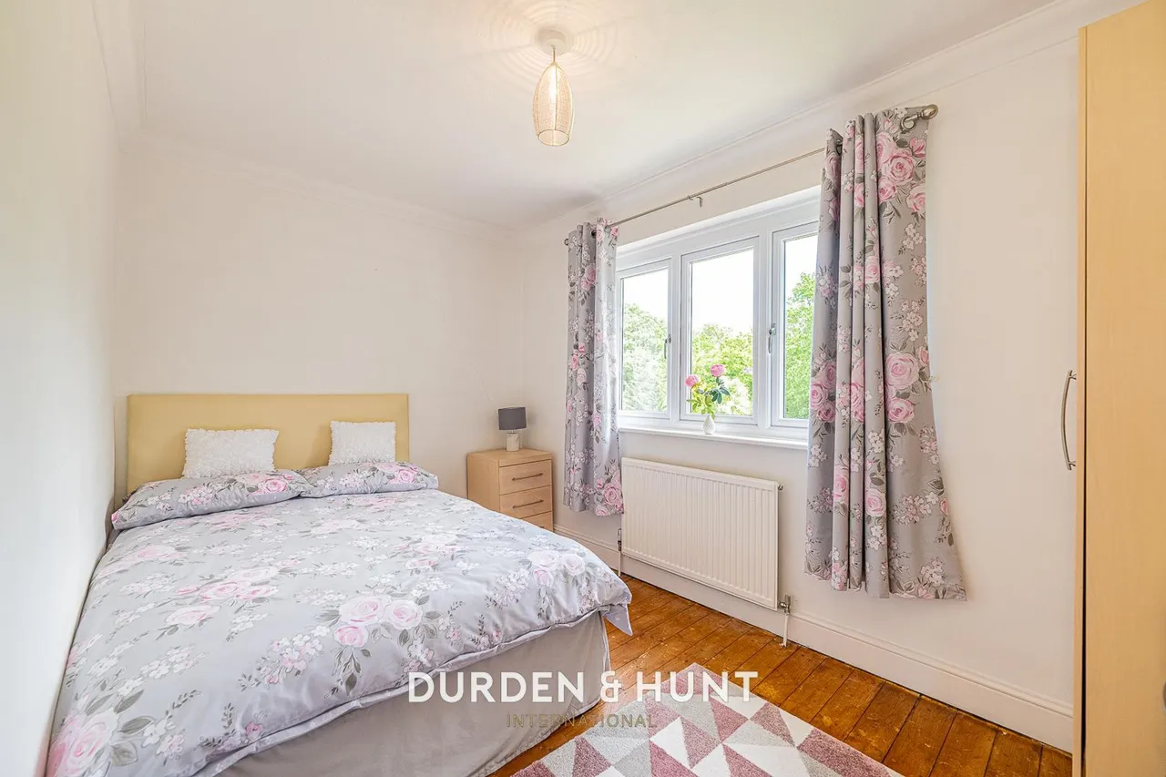 Manor Road, Lambourne End, RM4, photo 34