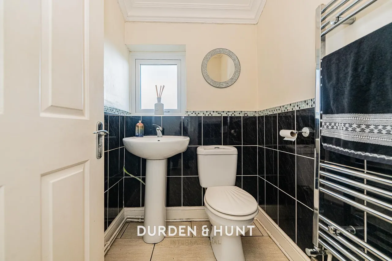 Manor Road, Lambourne End, RM4, photo 18